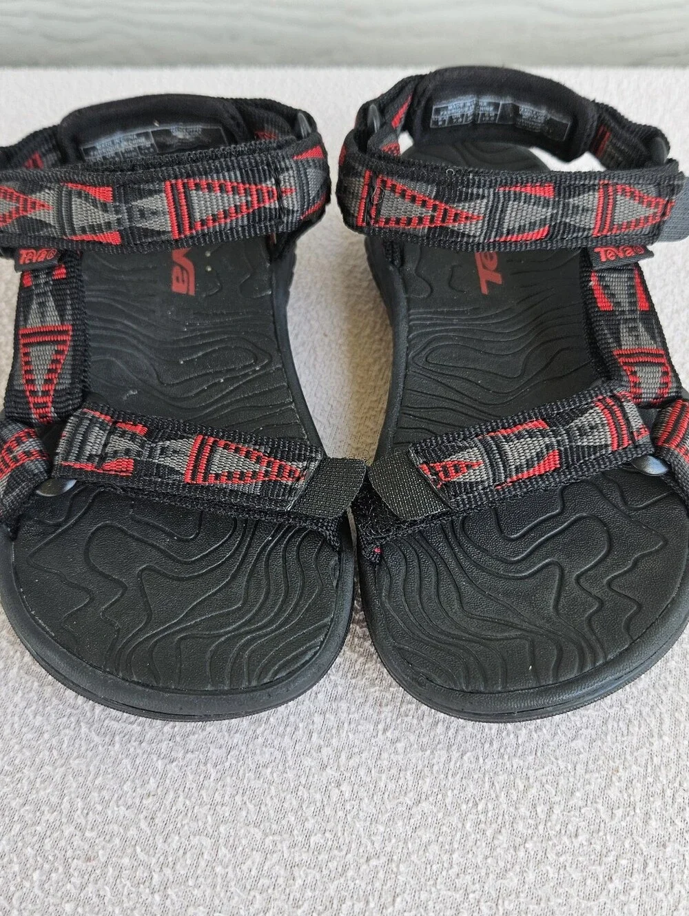 TEVA Hurricane 3 Toddler SZ 8 Outdoor Sandals Red Black Tribal Print Hook & Loop